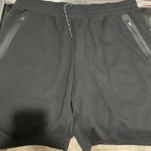 Men’s pony sweat shorts